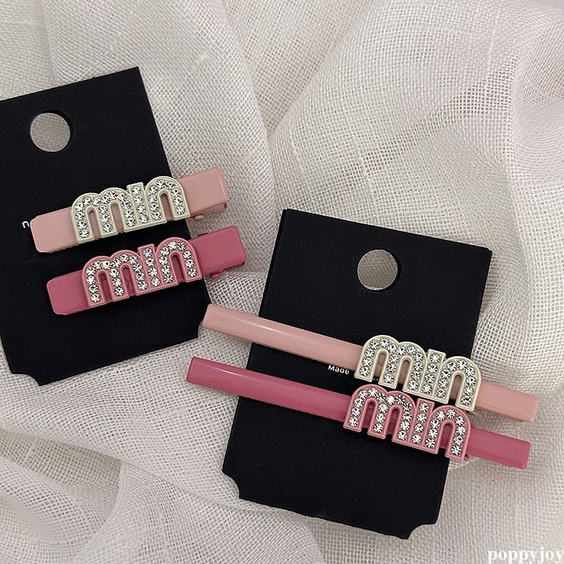 poppyjoy กิ๊บตัวอักษรคลาสสิกสไตล์หวานกิ๊บติดผมสีลูกกวาดเครื่องประดับผม