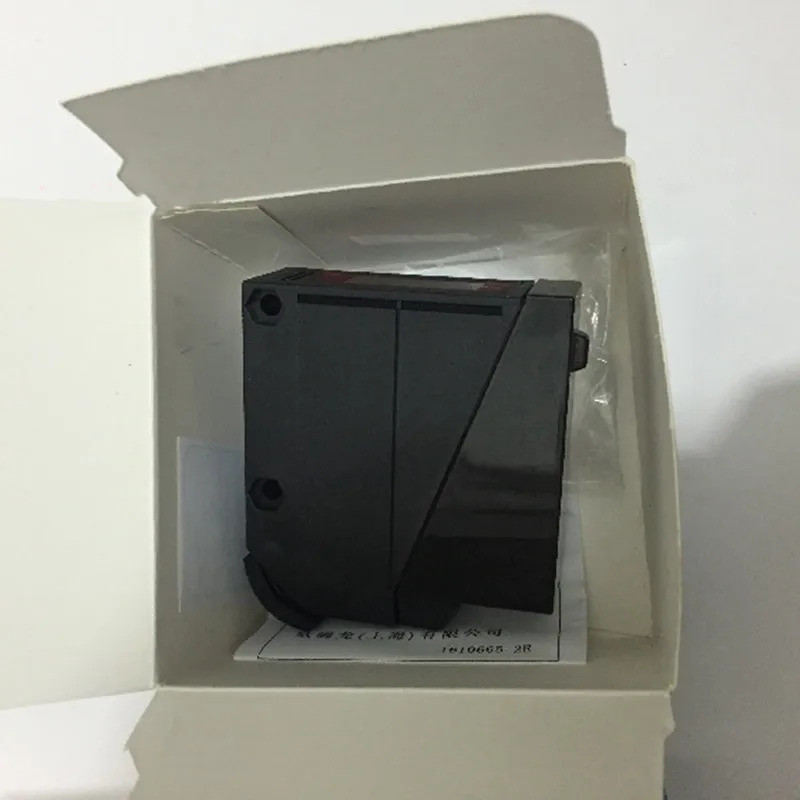 <0>E3JM-R4M4-G เซ็นเซอร์โฟโตอิเล็กทริค E3JM-R4M4 ใหม่คุณภาพสูง