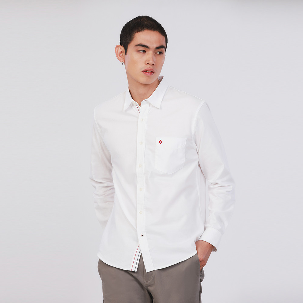 John Henry เสื้อเชิ้ตผู้ชายแขนยาว ทรงเข้ารูป รุ่น JH S224MSLSM47 - สีขาว