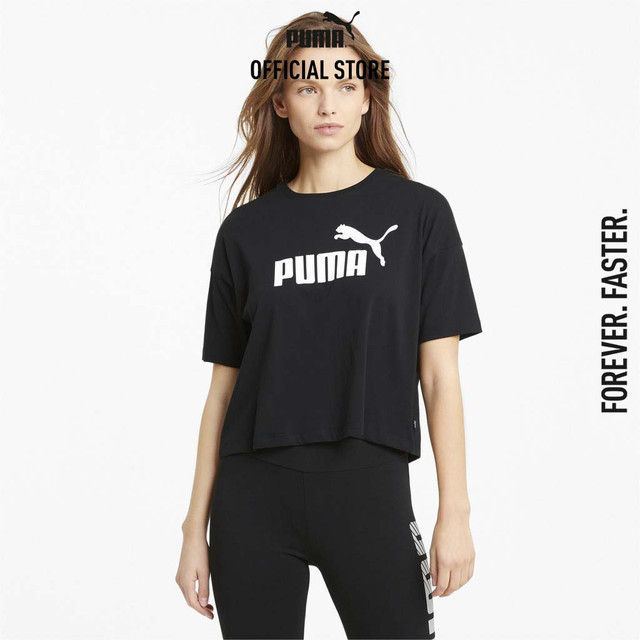 PUMA BASICS - เสื้อยืดผู้หญิง Essentials Logo Cropped สีดำ - 58686601