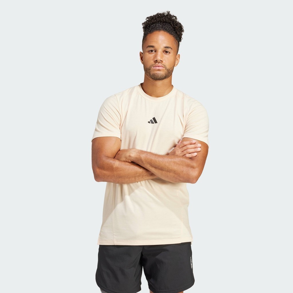 adidas เทรนนิง เสื้อยืดออกกำลังกาย Designed for Training ผู้ชาย สีชมพู IS3827