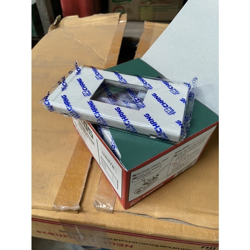 ฝาครอบ Chang หน้ากากปลั๊กกราวด์เดี่ยว 1 ช่องกลาง รุ่น FA-205 สีขาว (ราคา/1อัน) *4-PP-CH11
