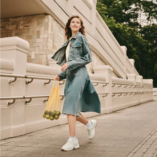 Skechers สเก็ตเชอร์ส รองเท้าผู้หญิง Women D'lites Shoes - 149807-OFWT - Air-Cooled Memory Foam (latest)