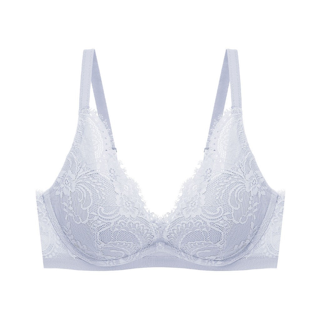Triumph เสื้อชั้นในแบบมีโครง รุ่น Love Lace WHU DV 01-R รหัส 10214146 สีเทา 00QO