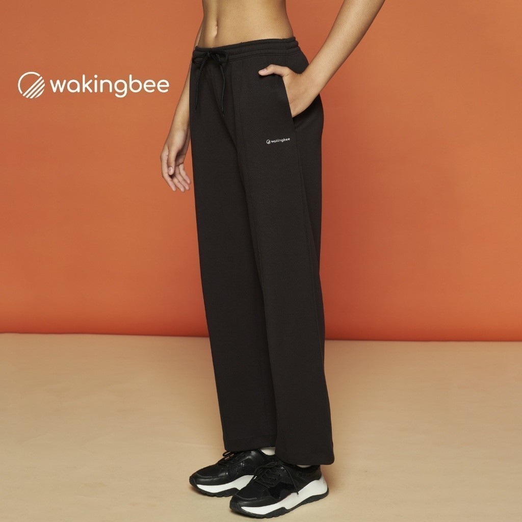 Wakingbee by Mark Kim Onboard Joggers (Black) กางเกงจ๊อกเกอร์ผู้หญิง ชายปล่อย จับจีบหน้า ขาตรง พรางหุ่น ผ้าพรีเมี่ยม