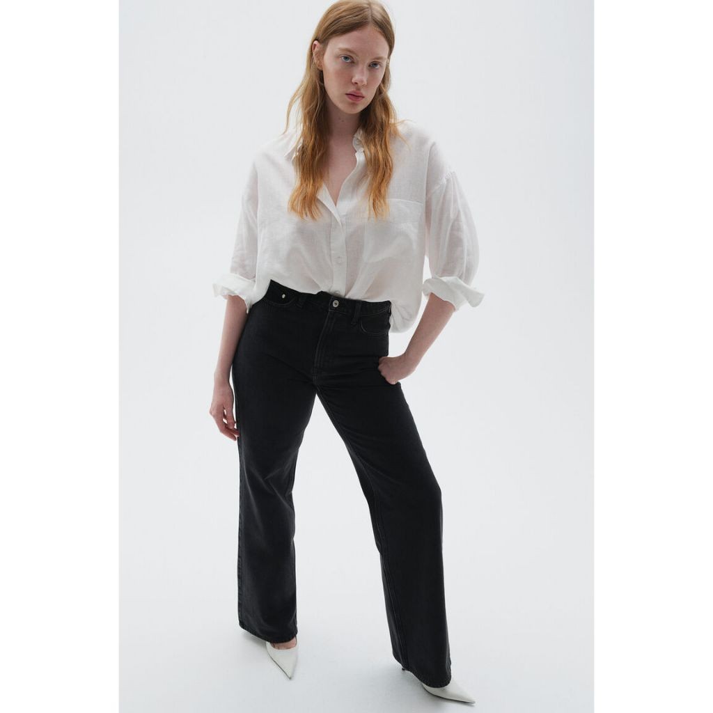 H&M กางเกงยีนส์ทรงโค้งเว้า เอวสูงพิเศษ ขากว้าง Women Curvy Fit Wide Ultra High Jeans 1236089_2