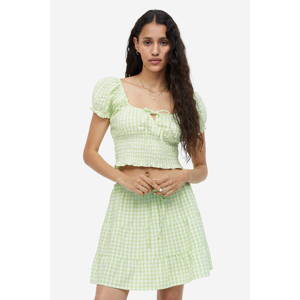 H&M Woman Puff-sleeved smocked blouse 1134791_2