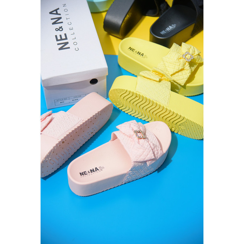 รองเท้าเเฟชั่นผู้หญิงเเบบเเตะสวมส้นตัน No. 4635  NE&NA Collection Shoes