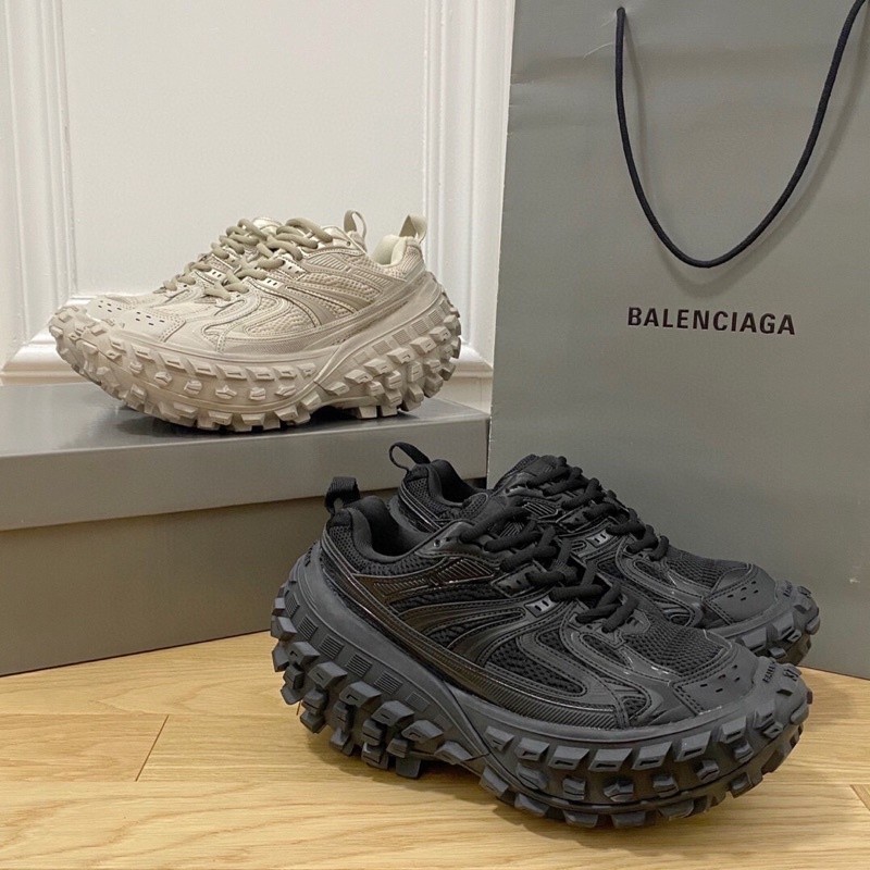 Pre order ราคา5400 Balenciaga บาเลนเซียกา  Runner Sneakers รองเท้ากีฬารองเท้าผู้ชาย Size:35-45