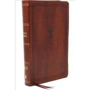 NKJV, End-of-Verse Reference Bible, Compact, Leathersoft, Brown, Red Letter, Comfort Print : Holy Bi
