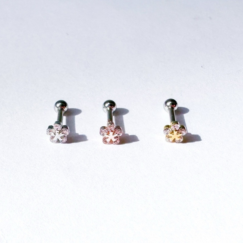 More Than Piercing: A033 Laila Flower *waterproof* จิวหู/ต่างหู