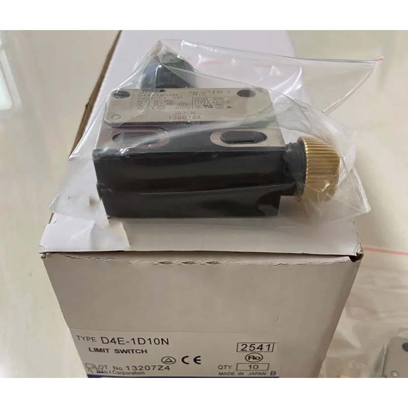 ใหม่ สวิตช์จำกัดระยะเคลื่อนที่ขนาดเล็ก D4E-1D10N D4E-1B10N D4E-1A10N D4E-1E10N