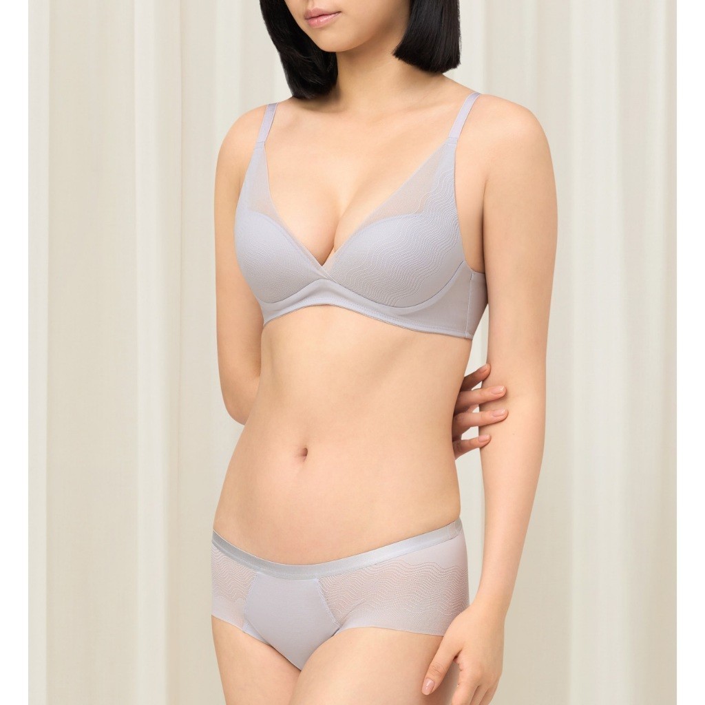 Triumph เสื้อชั้นในไม่มีโครงแบบดันทรง รุ่น Smooth Sensation MHU DV-R รหัส 10217216 สีเทา 6227 — صورة 5
