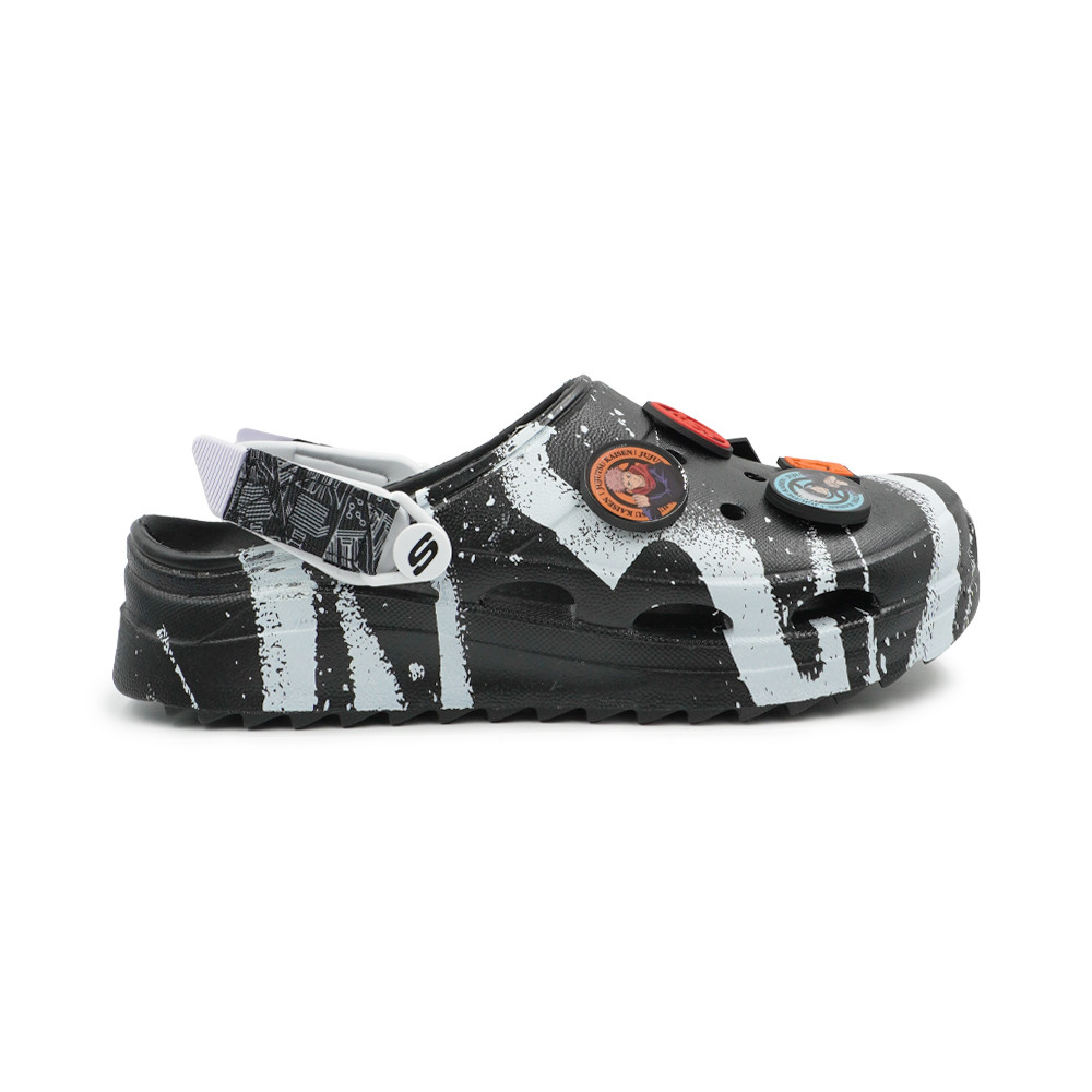 Skechers สเก็ตเชอร์ส รองเท้าผู้หญิง Women Jujutsu Kaisen Foamies Surge - 800026-BLK