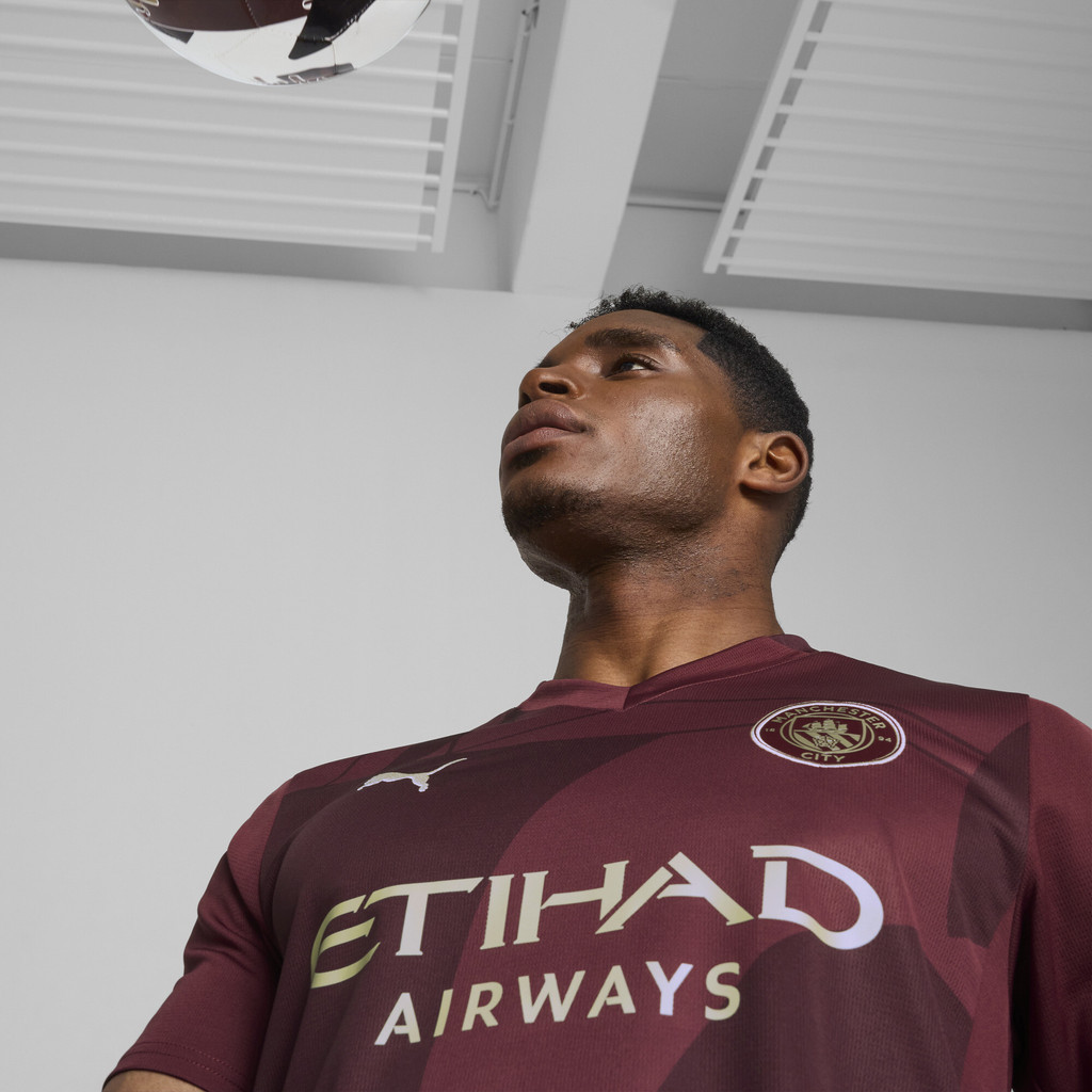 PUMA FOOTBALL - เสื้อเจอร์ซีย์ชายชุดที่สามของทีม Manchester City ฤดูกาล 24/25 สีแดง  77520103