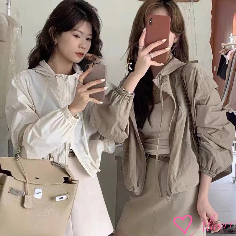 แจ็คเก็ตสีทึบสั้นผู้หญิงแจ็คเก็ตลำลองบางระดับไฮเอนด์แจ็คเก็ตกลางแจ้ง Drawstring อเนกประสงค์ LIVE