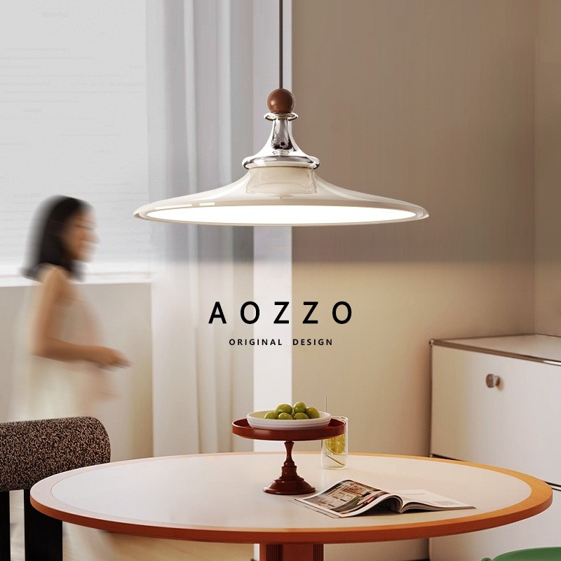 โคมไฟระย้าสไตล์ครีมฝรั่งเศสสำหรับร้านอาหาร Chess Master 2025โคมไฟโต๊ะอาหารใหม่ปีใหม่ โคมไฟสร้างสรรค์