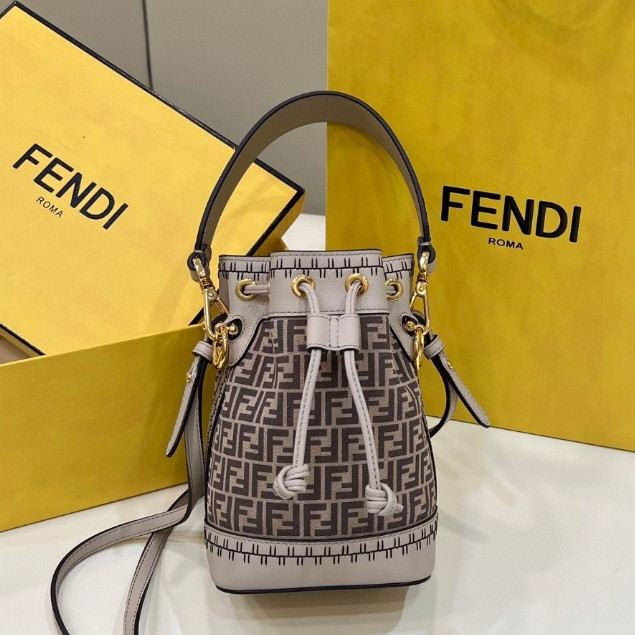 Pre order ราคา8800 Fendi 8502 Mon tresor Mini bucket bag Shoulder bag กระเป๋าสะพายข้าง Suede Size12*