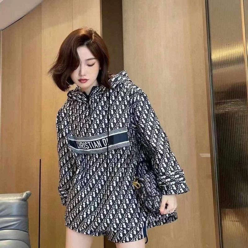 พร้อมส่ง เสื้อแขนยาวมีฮู้ดคู่กับกางเกงขาสั้นผ้าเกล็ดปลาอย่างดีงานสวยดูดีเป็นแนว sport girl