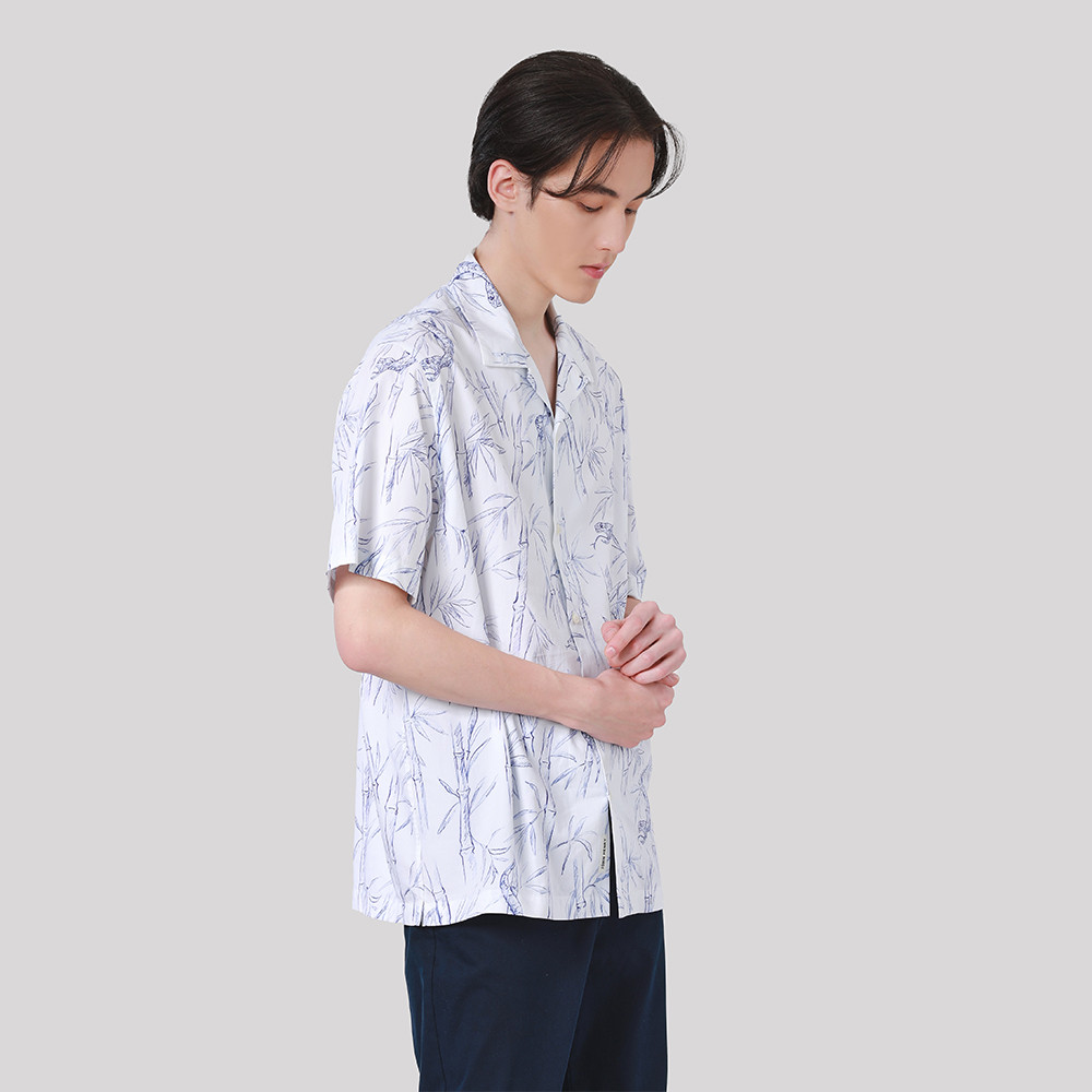 John Henry เสื้อเชิ้ตผู้ชายแขนสั้น ทรงใส่สบาย รุ่น JH S125MSSRL03 - สีขาว