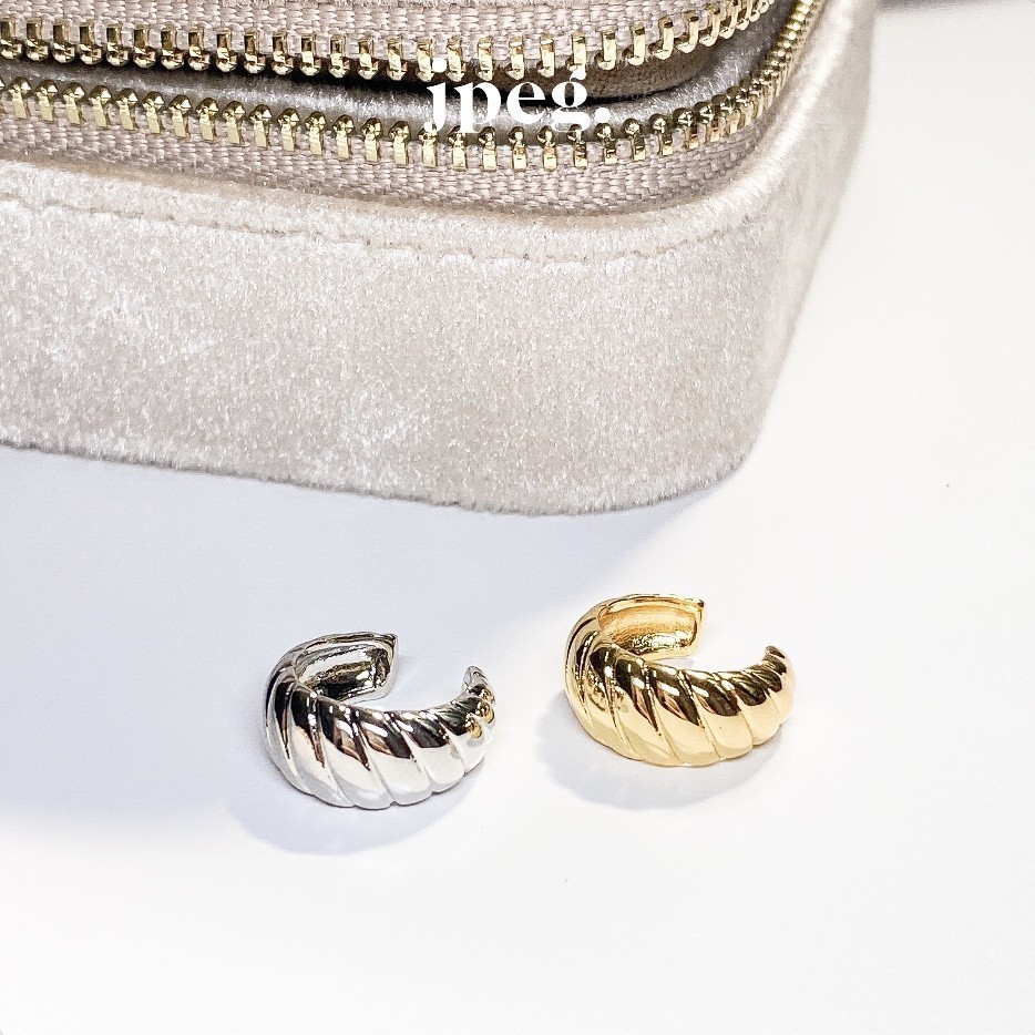 JPEG - Croissant ear cuff