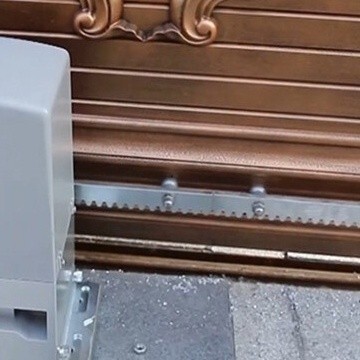 【ปลอดสนิม100ปี】ราง รางมอเตอร์ประตูรีโมท เฟืองสะพาน ยาว1เมตร หนา8มิล วัสดุเหล็กกัลวาไนซ์ เหมาะกับมอเตอร์ประตูรีโมท - รูปที่ 2