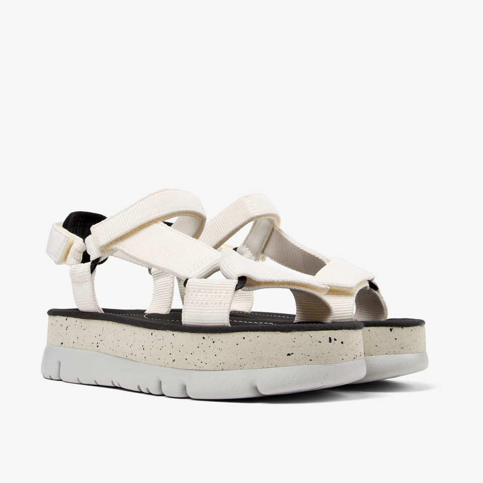 Camper รุ่น Oruga Up รองเท้าแตะรัดส้น ผู้หญิง สี White - K200851-007