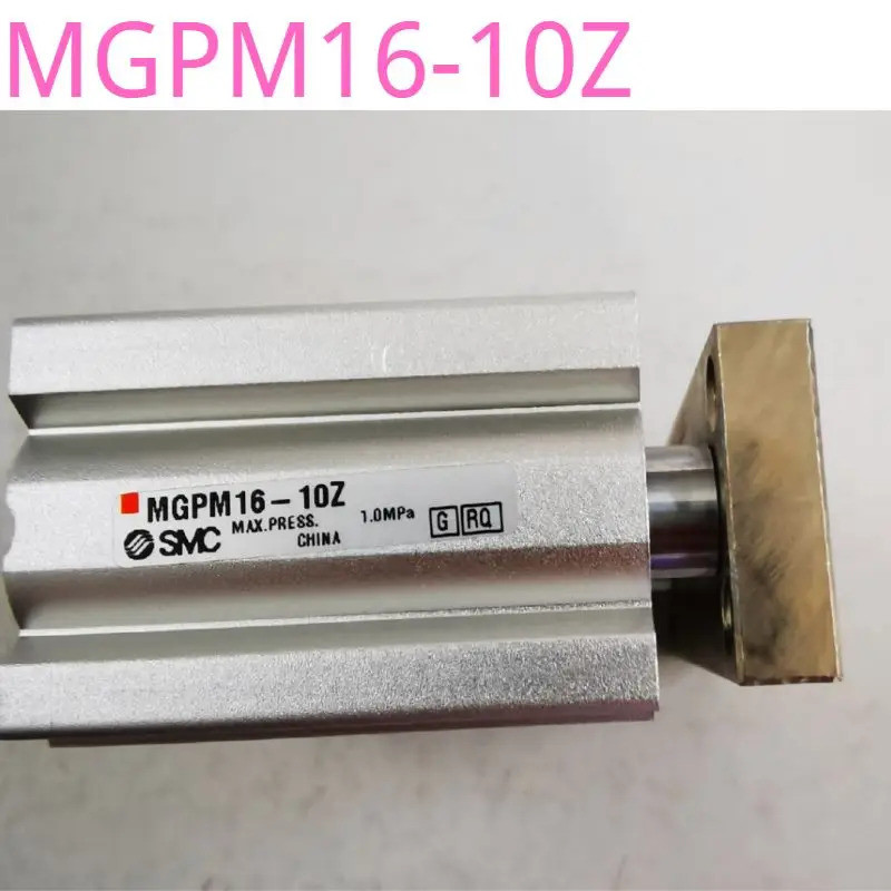 กระบอกสูบสามแกน SMC ใหม่เอี่ยม MGPM16-10Z