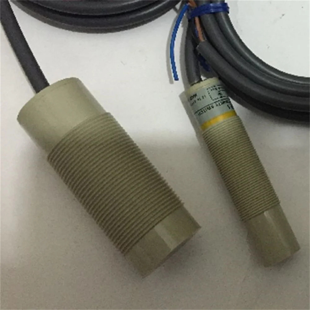 E2K-X15ME1 M30 NPN NO เซ็นเซอร์สวิตช์ความใกล้ชิดแบบคาปาซิทีฟ ใหม่ คุณภาพดี