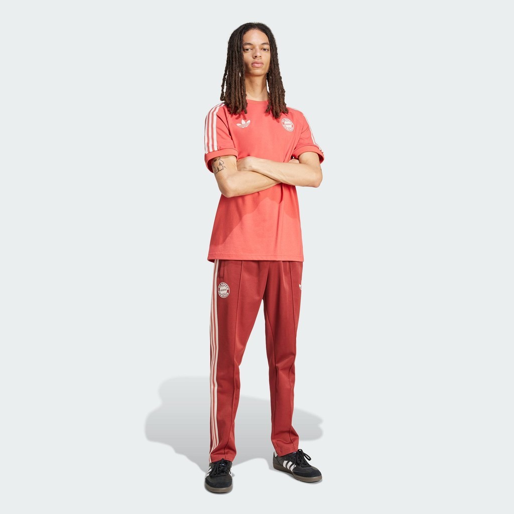 adidas ฟุตบอล เสื้อยืด FC Bayern Adicolor Classics 3-Stripes ผู้ชาย สีแดง IY0046 - รูปที่ 5