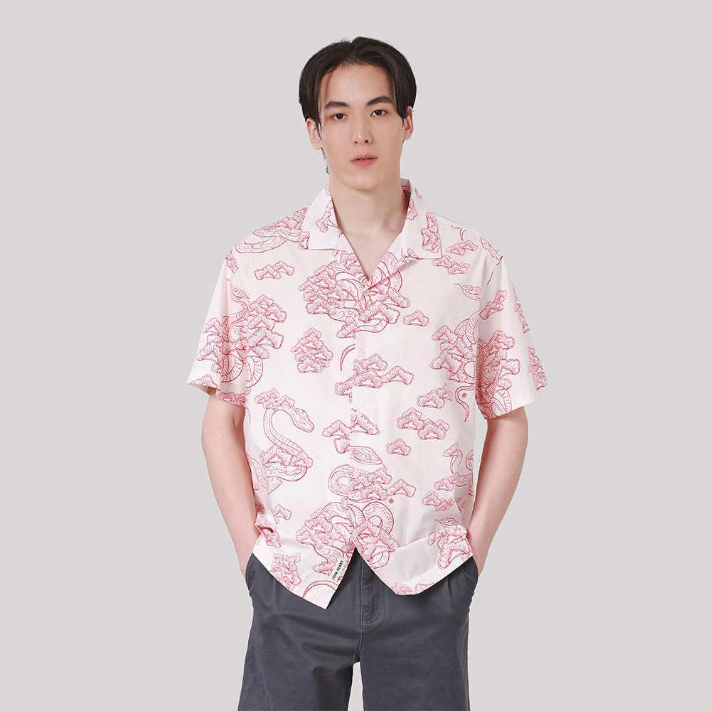 John Henry เสื้อเชิ้ตผู้ชายแขนสั้น ทรงใส่สบาย รุ่น JH S125MSSRL06 - สีขาว