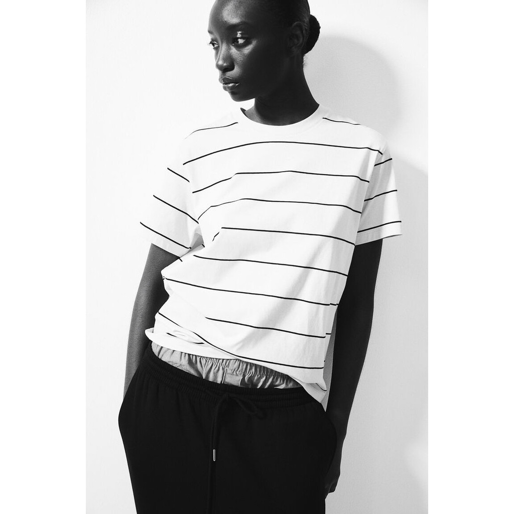 H&M(เอชแอนด์เอ็ม) เสื้อยืดคอตตอน ผู้หญิง 963662_15