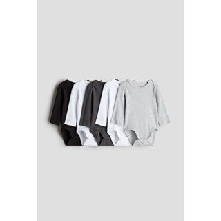 H&M(เอชแอนด์เอ็ม) แพ็คชุดบอดี้สูท 5 ชิ้น เด็กอ่อน 0533261_2