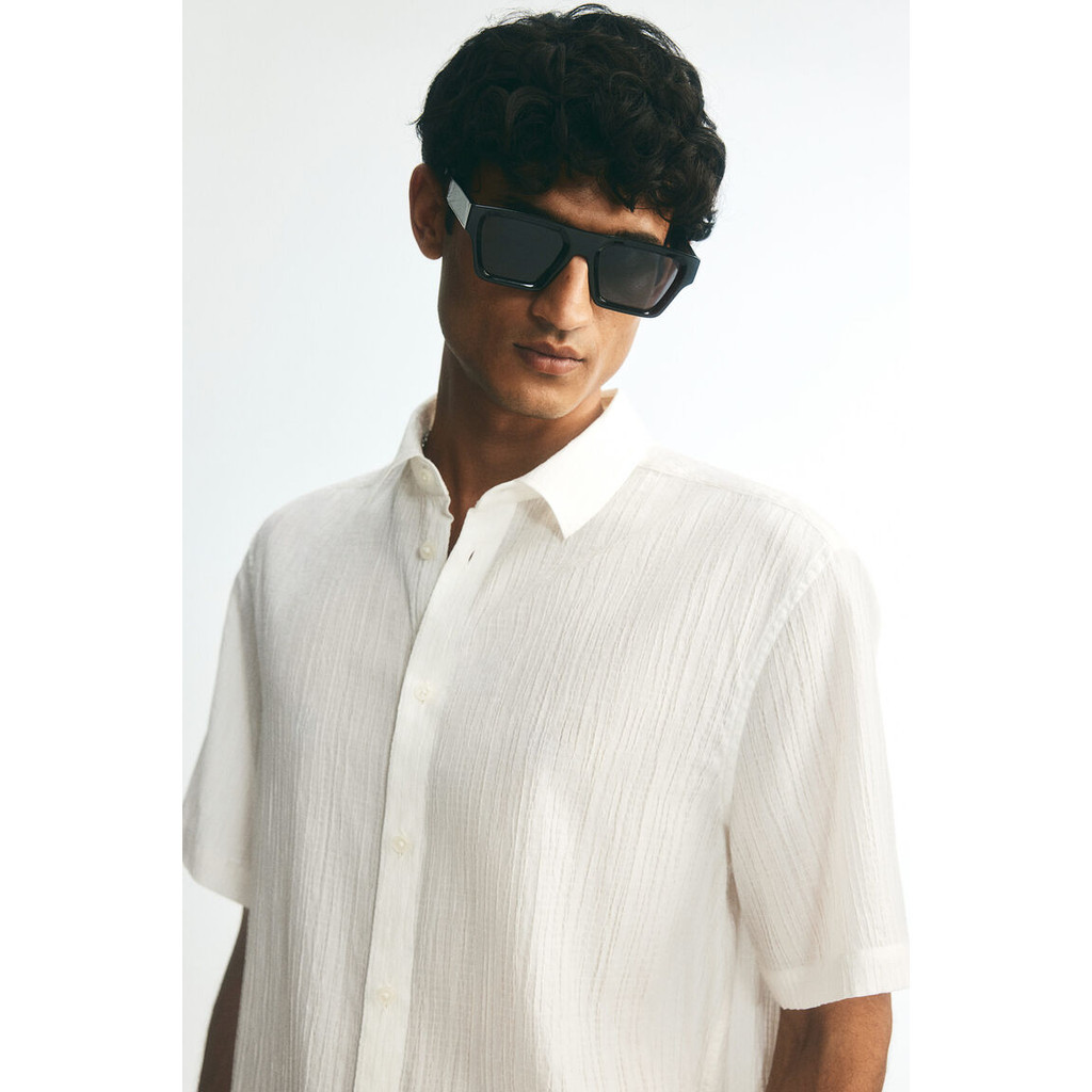 H&M Regular Fit Textured short-sleeved shirt 1246336_1