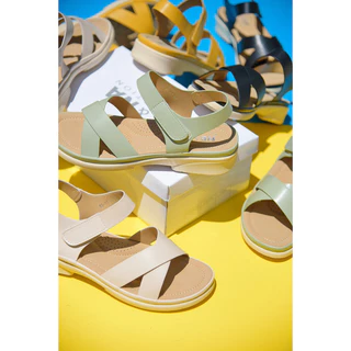 รองเท้าเเฟชั่นผู้หญิงเเบบรัดส้นเท้า No. 10-17 NE&NA Collection Shoes