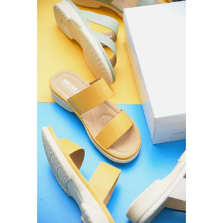 รองเท้าเเฟชั่นผู้หญิงเเบบเเตะสวมส้นปานกลางสำหรับผู้ใหญ่ No. 10-19 NE&NA Collection Shoes