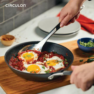 CIRCULON A1-SERIES เครื่องครัวอลูมิเนียมเคลือบผิวลื่น กระทะทรงตื้น ขนาด 25.4 ซม./ 10 นิ้ว (81836-T)
