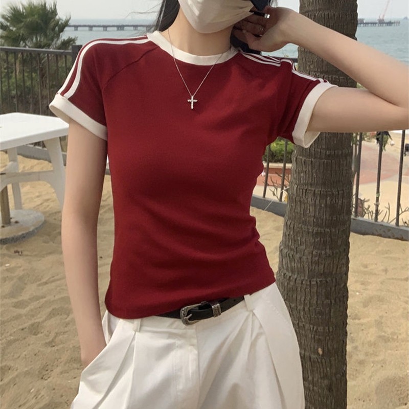 สไตล์อเมริกันแขนสั้นเสื้อยืดผู้หญิงฤดูร้อนเซ็กซี่ Slim FITTING เสื้อยืดอินเทรนด์สั้น BF