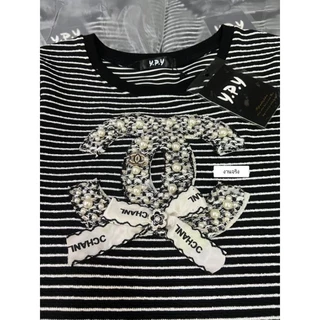 GN พร้อมส่ง เสื้อครอปลายริ้วสุดปังติดอะไหล่เพชรอลังการสวยมากใส่แมทช์ได้ทุกแนวงานสวยสุดๆผ้าเนื้อดีใส่สบายงานป้าย ypy