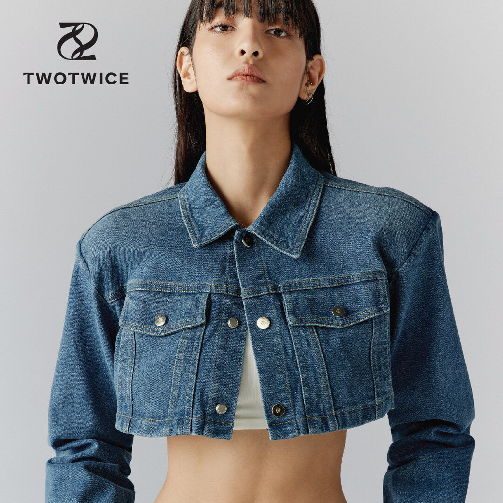 Twotwice - Cropped Jeans Jacket - แจ็คเก็ตยีนส์ ครอปสั้น กระดุมปั๊มโลโก้
