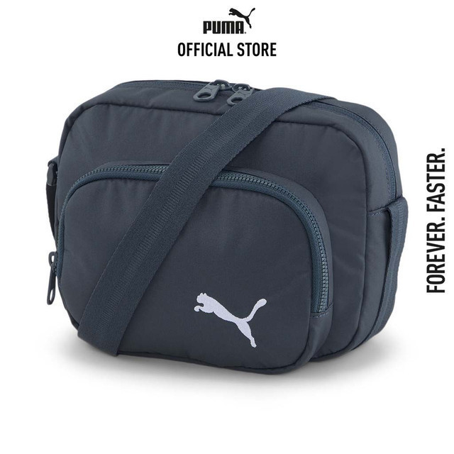 PUMA BASICS - กระเป๋าสะพายข้าง Core Her Compact สีฟ้า - 07948801