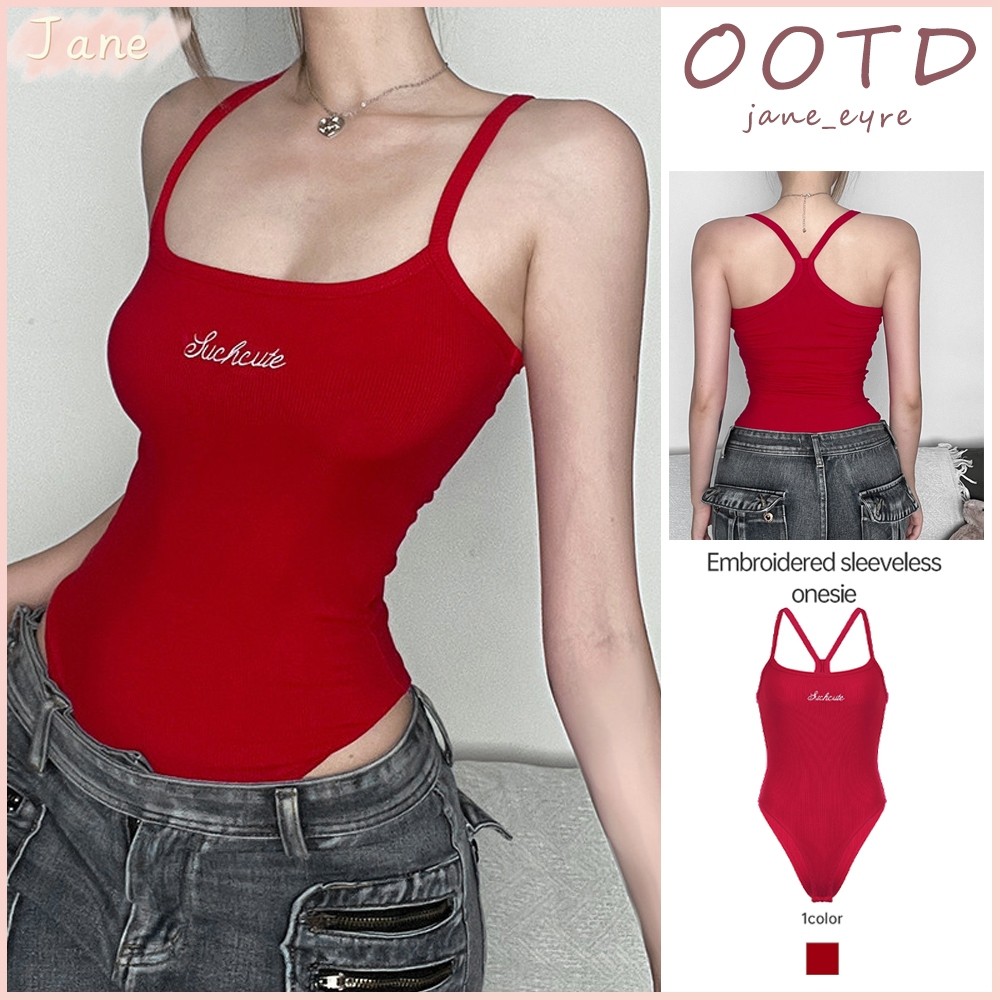 ✨การจัดส่งที่รวดเร็ว✨ สีขาวเสื้อ Bottoming สีแดงปักชุดบอดี้สูทแขนกุดผู้หญิง Slim กระชับเสื้อกั๊กคอต่ำ JN