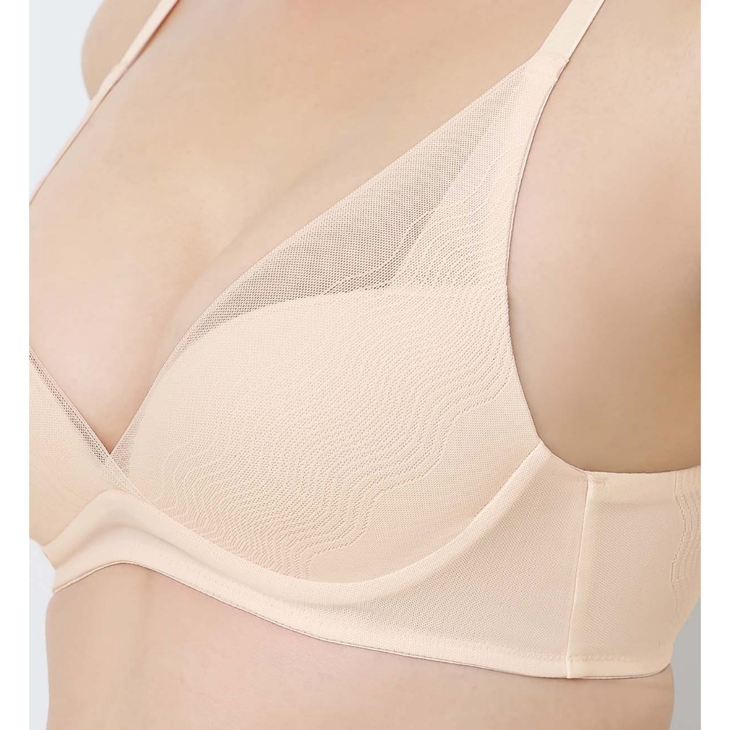 TRIUMPH เสื้อชั้นในไม่มีโครงแบบดันทรง รุ่น Smooth Sensation MHU DV-R รหัส 10217216 สีครีม 00CS — صورة 2