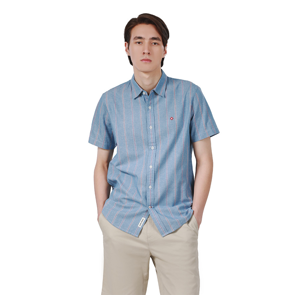 John Henry เสื้อเชิ้ตผู้ชายแขนสั้น ทรงเข้ารูป รุ่น JH F424MSSSM46 - สีฟ้า