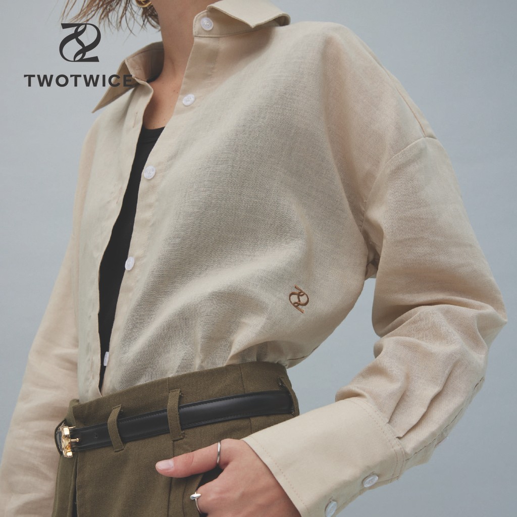 Twotwice - Timeless Shirt - เสื้อเชิ้ตแขนยาวผ้าฝ้าย ปักโลโก้ด้านข้าง