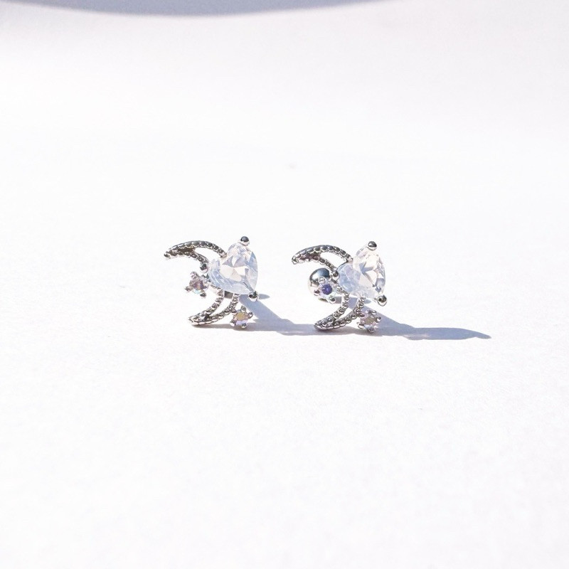 More Than Piercing: A211 Mudy Half Moon (1 pc)