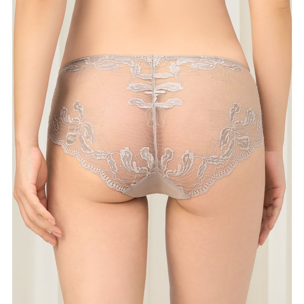 Triumph กางเกงชั้นในรูปแบบฮิปสเตอร์ รุ่น Florale Rose Lilies Hipster-R รหัส 10221370 สีเทา 7570 - รูปที่ 2