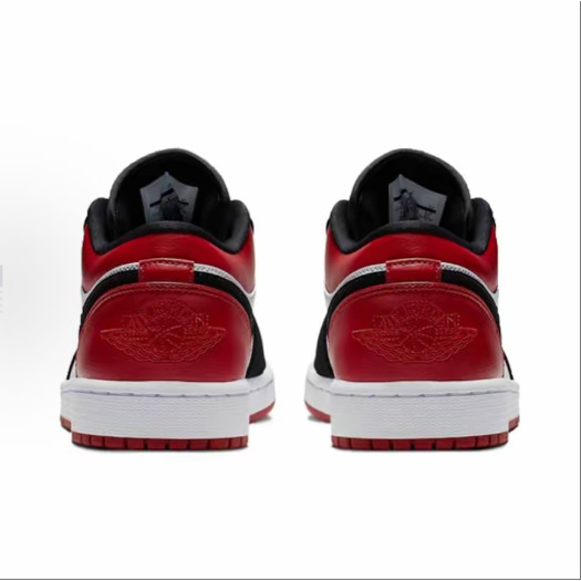 Air Jordan 1 Low“Black Toe” Black toe Sneakers นิ้วเท้าสีดำ รองเท้าผ้าใบ