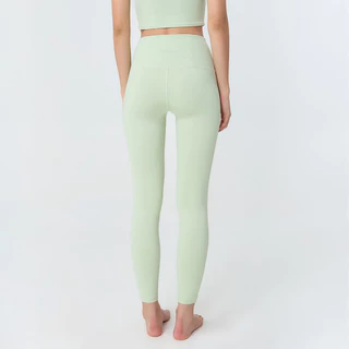 Wakingbee Studio Tights (Celery) เลกกิ้งออกกำลังกาย ผ้าสัมผัสเย็นพิเศษ กระชับ พรางหุ่น ยืดหยุ่นดี กันยูวี