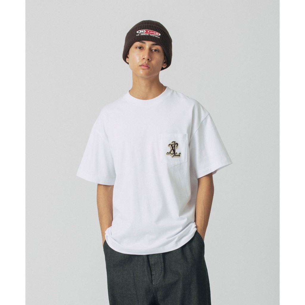 เสื้อยืดแขนสั้น XLARGE รุ่น Old XL Logo Pocket S/S Tee — صورة 7